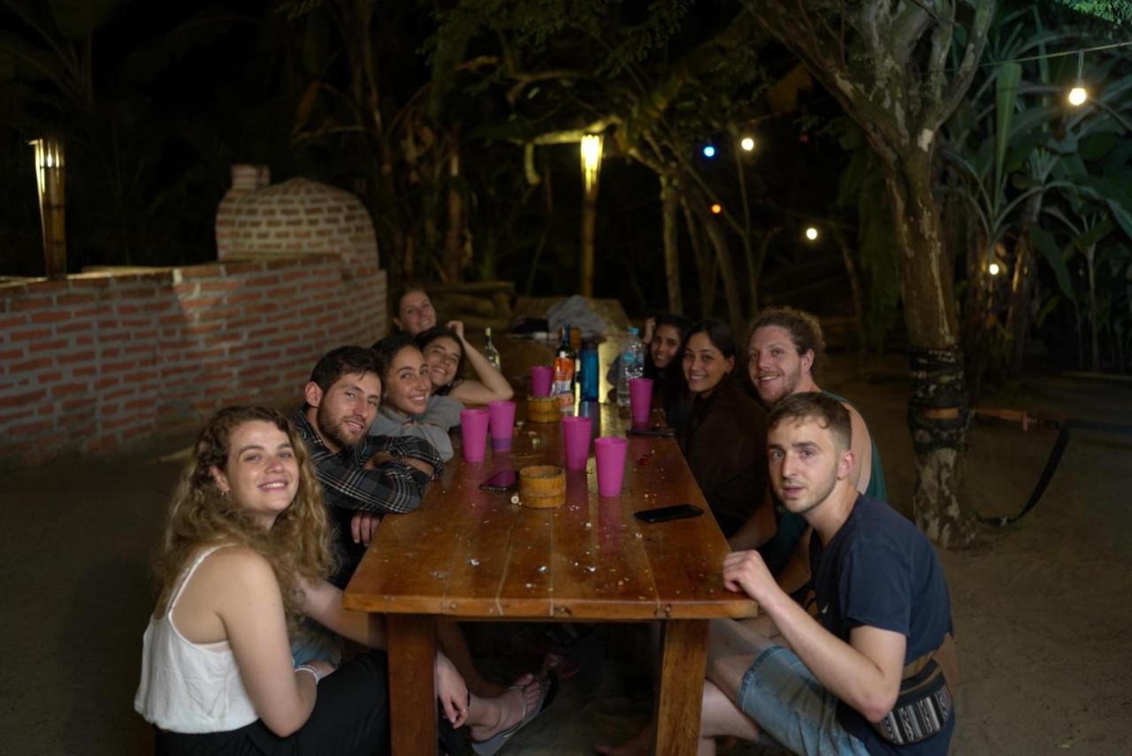Hidden House Hostel Party Montanita Luaran gambar
